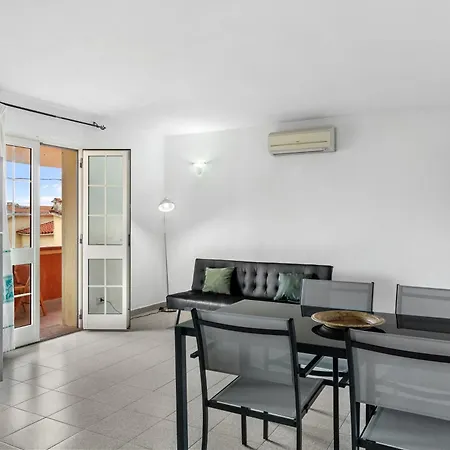 Stylish Modern Apartment *